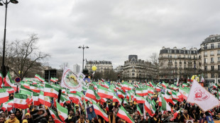 Mehrere tausend Iraner demonstrieren in Paris gegen die F&uuml;hrung in Teheran