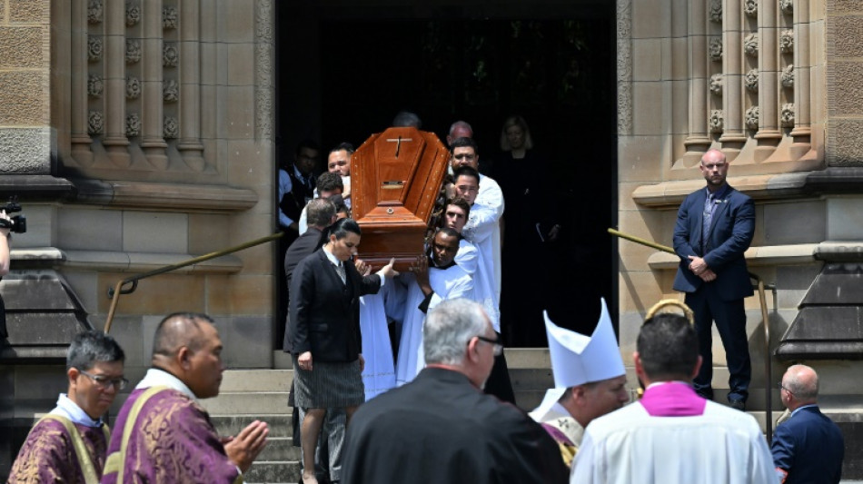 Les fun&eacute;railles controvers&eacute;es du cardinal Pell divisent l'Australie