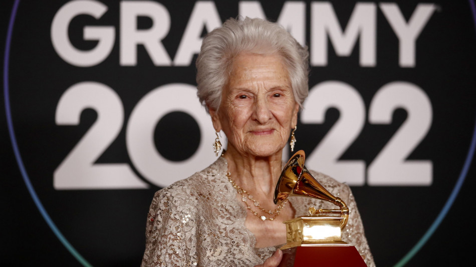 Addio a bisnonna Angela Alvarez, la pi&ugrave; vecchia dei Grammy
