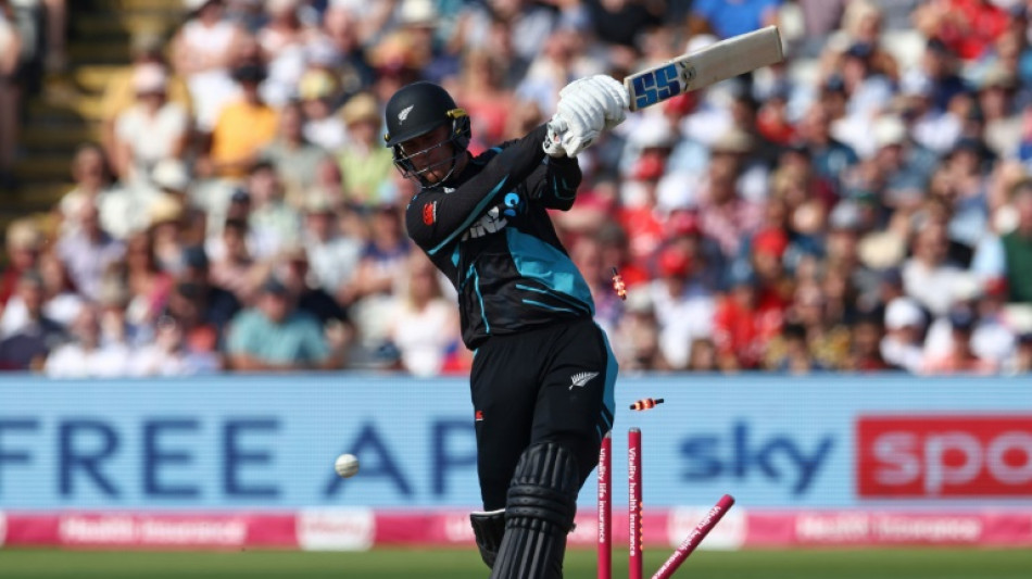 Allen and Phillips take New Zealand to 202-5 in 3rd England T20
