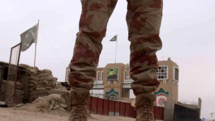 Le forze afghane attaccano posti di confine con il Pakistan