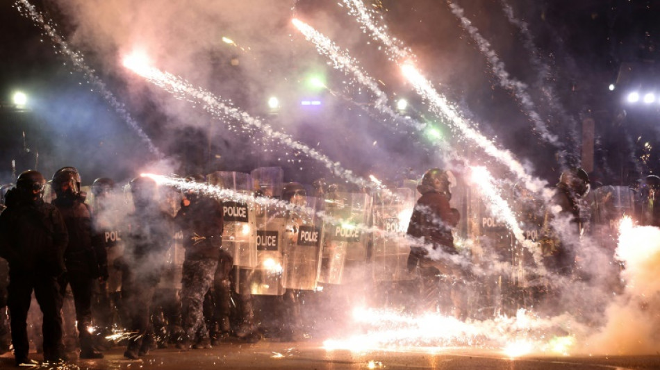 En G&eacute;orgie, une vingtaine de bless&eacute;s apr&egrave;s une nouvelle nuit de mobilisation pro-UE
