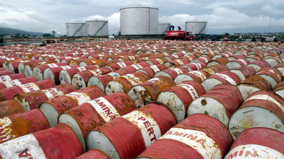 In aumento prezzi del petrolio, wti a 64,21 dollari (+0,39%)