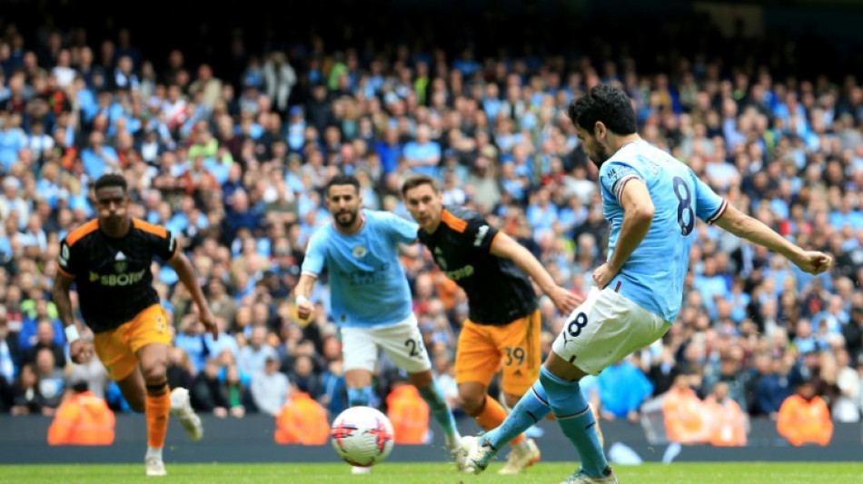Man City spoil Allardyce's return to edge closer to Premier League title