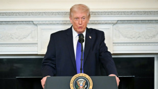 Trump aumenta tarifas globais dos EUA para 15% ap&oacute;s rev&eacute;s judicial