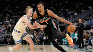 NBA: les Spurs de Wembanyama sereins, Doncic suspendu un match