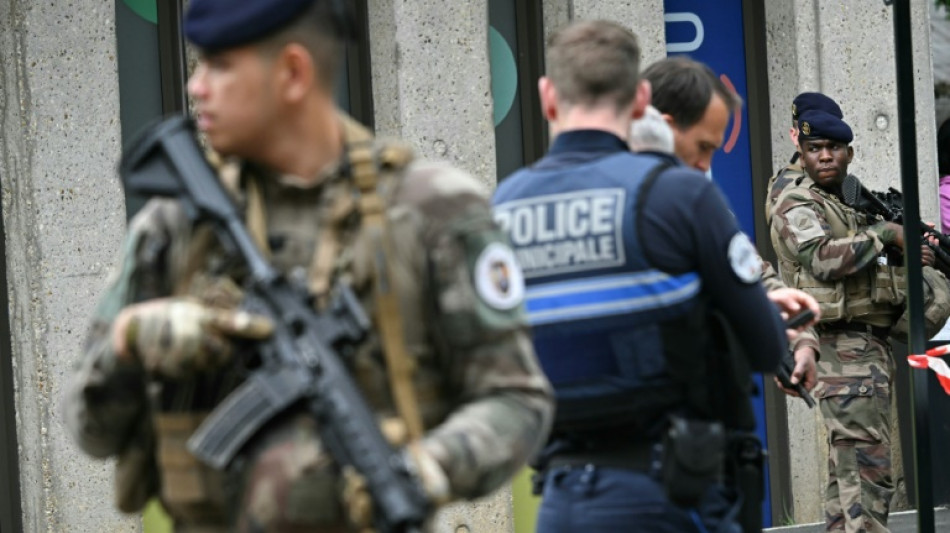 Une lyc&eacute;enne tu&eacute;e et trois bless&eacute;s dans une attaque au couteau dans un lyc&eacute;e priv&eacute; de Nantes