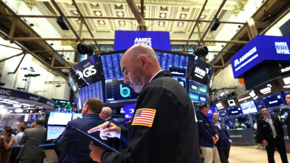 Wall Street profite de la chute des prix du pétrole