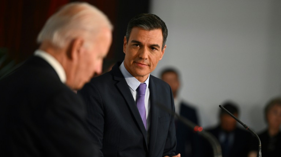 Pedro S&aacute;nchez dice a Biden que es "un ejemplo" en la defensa de la democracia