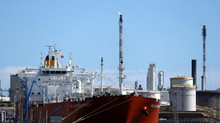 Prezzo petrolio apre in deciso rialzo +2% stimori stallo con Iran