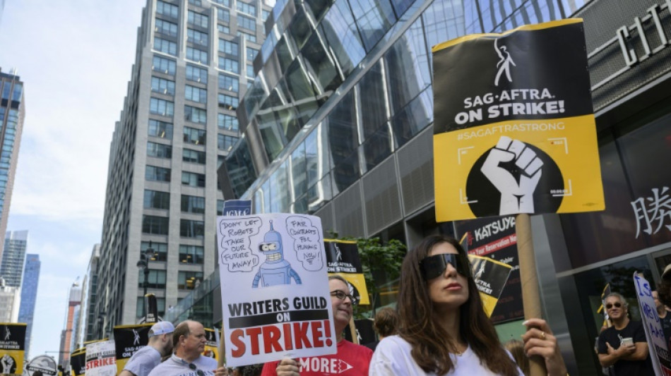'Continuamos lutando', trabalhadores da ind&uacute;stria do cinema mant&ecirc;m greve