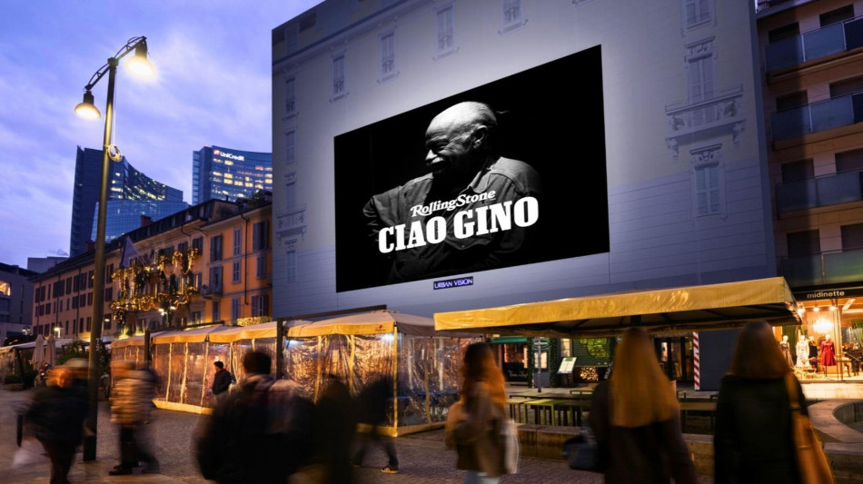 Omaggio a Gino Paoli di Urban Vision sui maxi led delle citt&agrave;