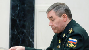 Il Capo di stato maggiore russo visita le truppe nell'est dell'Ucraina