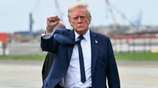 Despu&eacute;s de 100 d&iacute;as, Trump "pasa un muy buen rato" pero pierde terreno en los sondeos