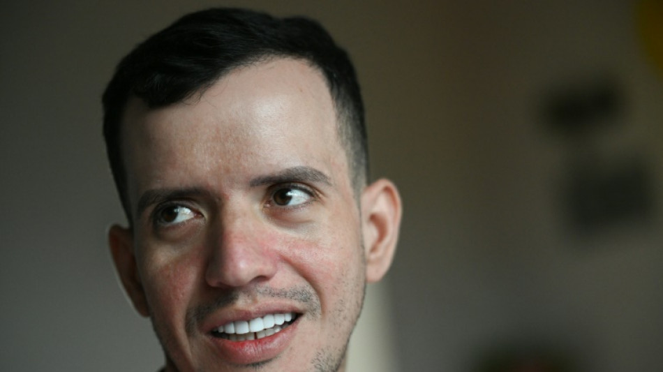 La promesa de amor de un migrante venezolano truncada en la cárcel de Bukele