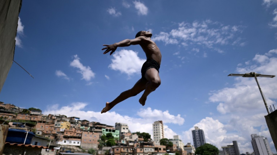 'Estou sonhando?', bailarino troca comunidade em BH por companhia de bal&eacute; nos EUA