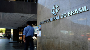 Copom eleva Selic em 0,25 ponto percentual, para 15%