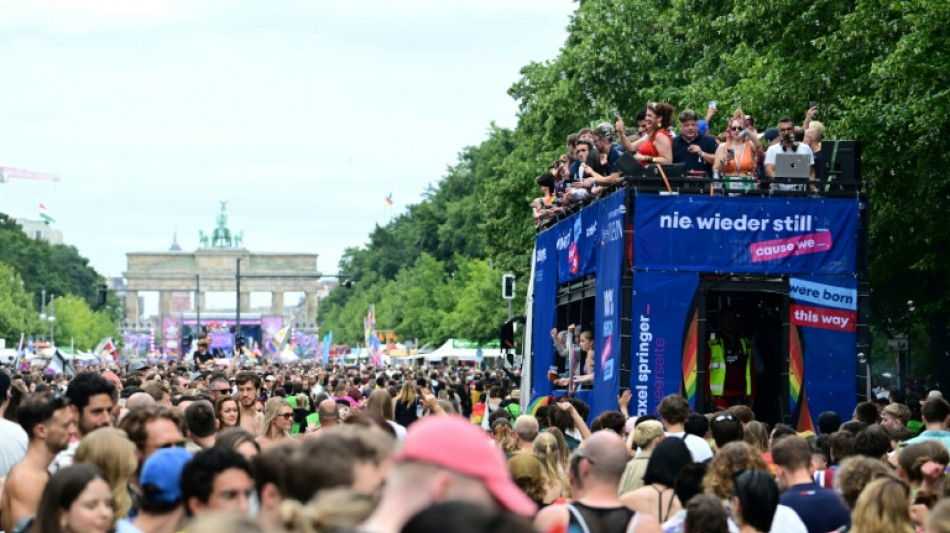 Queer-Beauftragte will Kanzler Merz zu Christopher Street Day einladen