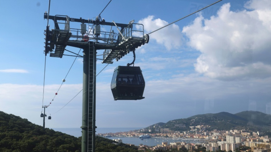 A Ajaccio, un t&eacute;l&eacute;ph&eacute;rique urbain face au tout-voiture