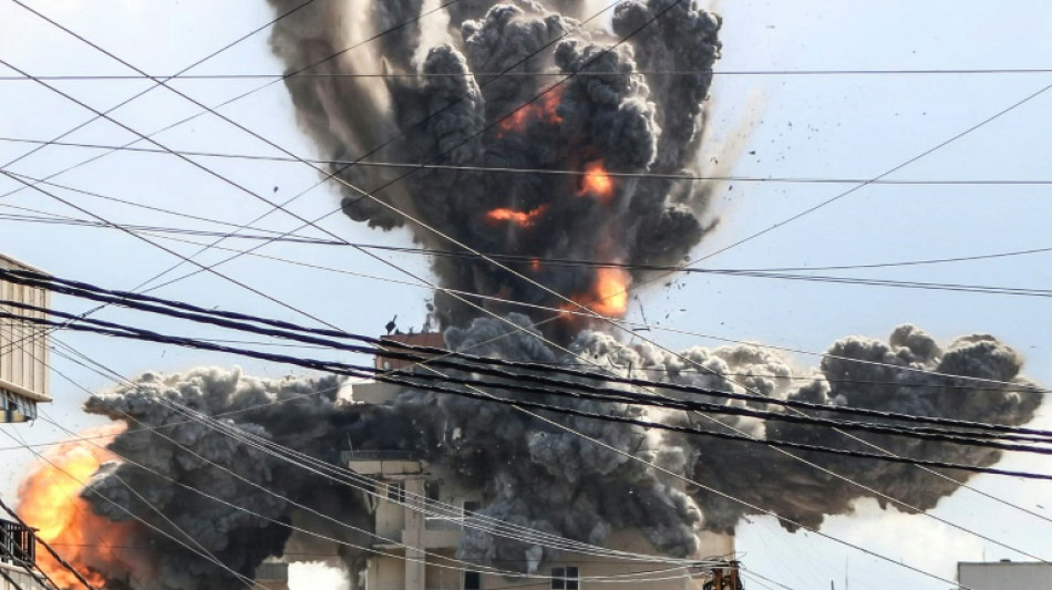 P&acirc;nico e mais de 100 mortes em intensos bombardeios israelenses no L&iacute;bano