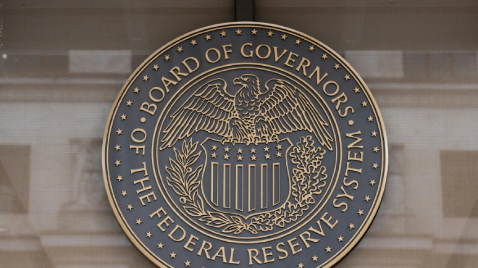 Fed mant&eacute;m juros inalterados e antecipa cortes em 2024