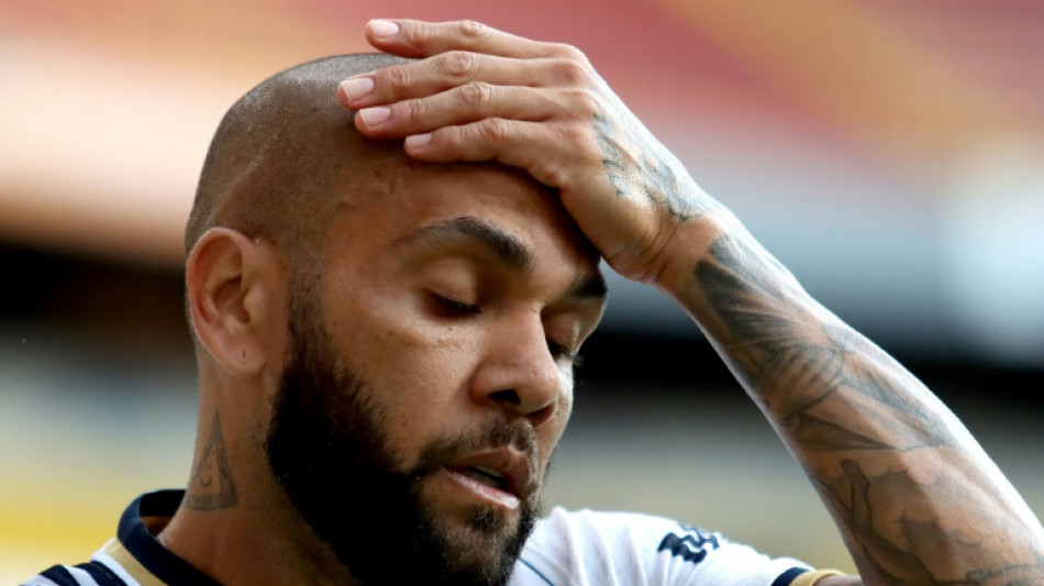Justi&ccedil;a de Barcelona mant&eacute;m Daniel Alves em pris&atilde;o preventiva