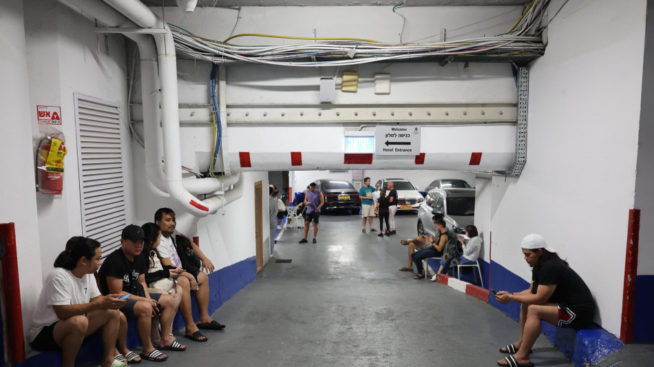 Sirene d'allarme in Israele, esplosioni a Tel Aviv e Gerusalemme