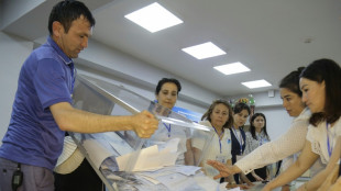 Uzbekist&aacute;n aprueba por refer&eacute;ndum reforzar el poder presidencial