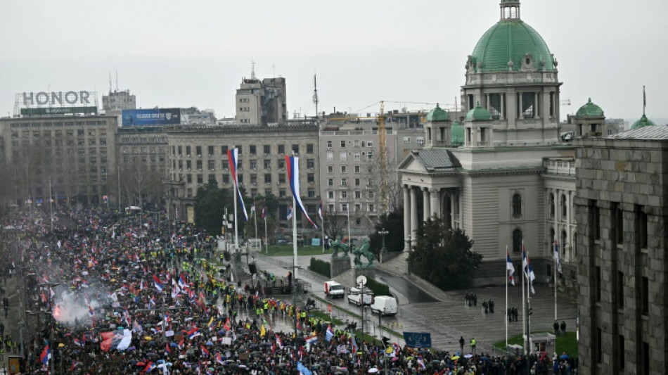 Zehntausende bei Gro&szlig;demonstration gegen Korruption in Serbien