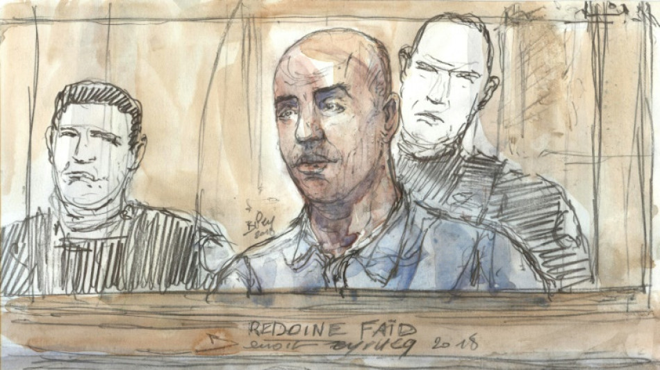 Evasion spectaculaire en h&eacute;licopt&egrave;re: le proc&egrave;s de R&eacute;doine Fa&iuml;d s'est ouvert &agrave; Paris