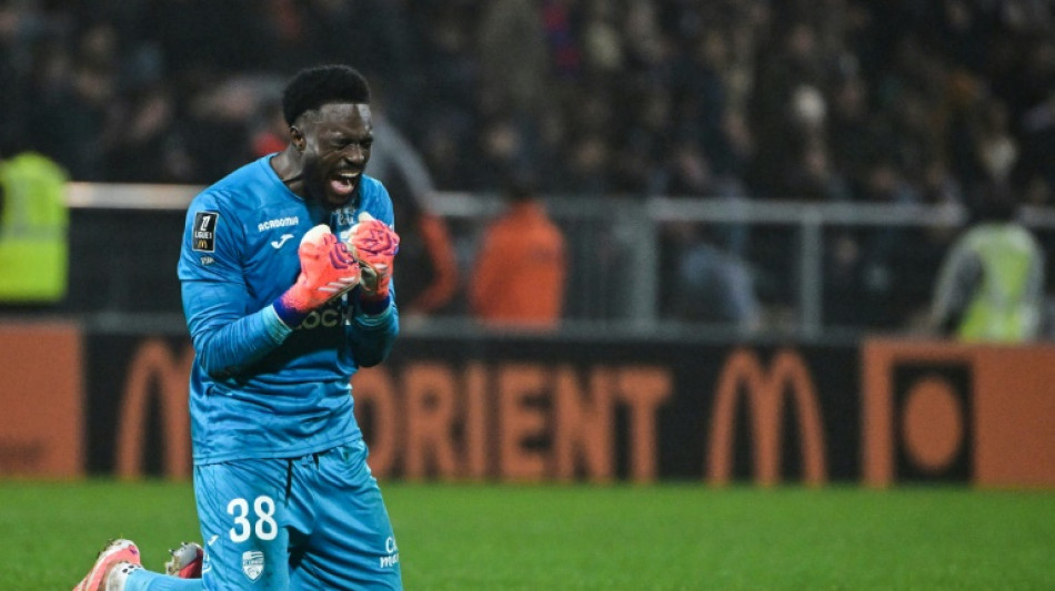 Lyon perde para Lorient e sai da zona da Champions