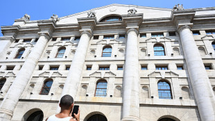 Borsa: Milano chiude in calo dello 0,43% con i finanziari