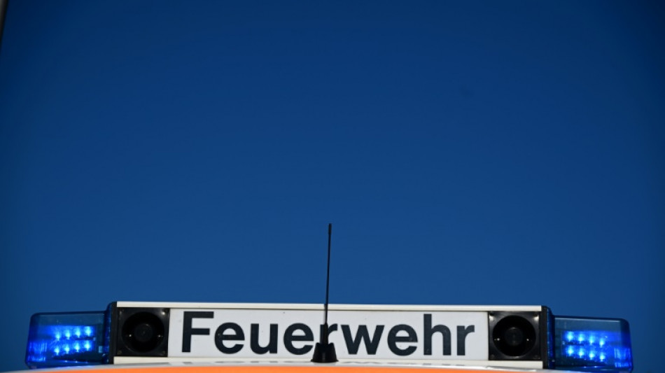 Hei&szlig;luftballon ger&auml;t in Nordrhein-Westfalen in Stromleitung und verbrennt