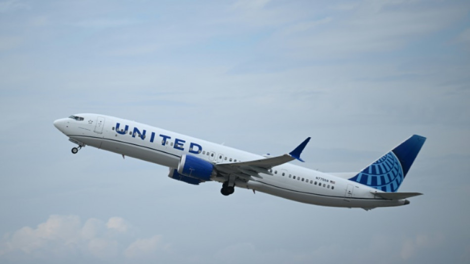 United Airlines encomenda 110 novos avi&otilde;es a Boeing e Airbus por US$ 22,4 bi