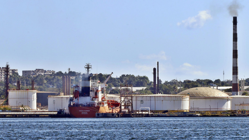 Prezzo petrolio poco mosso, Wti scambiato a 59,16 dollari