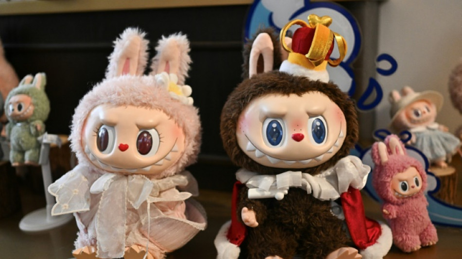De Pékin à Rihanna, les poupées Labubu mascottes du soft power chinois