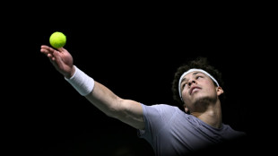 Shelton avança às quartas do Masters 1000 de Paris e se garante no ATP Finals