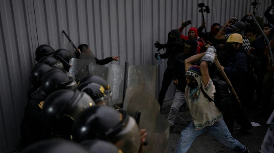 Protestos contra o governo deixam 30 feridos e 6 detidos em Lima