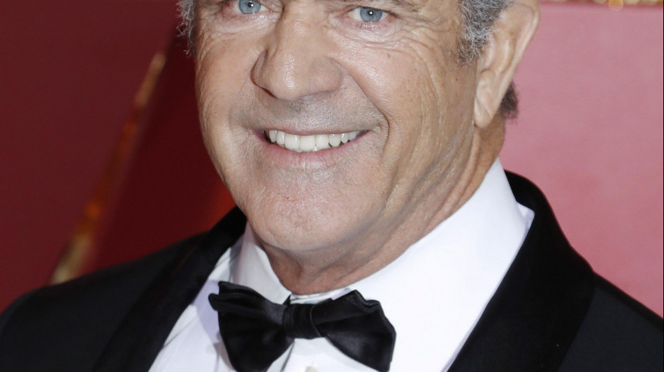 Trump autorizza Mel Gibson a portare di nuovo armi