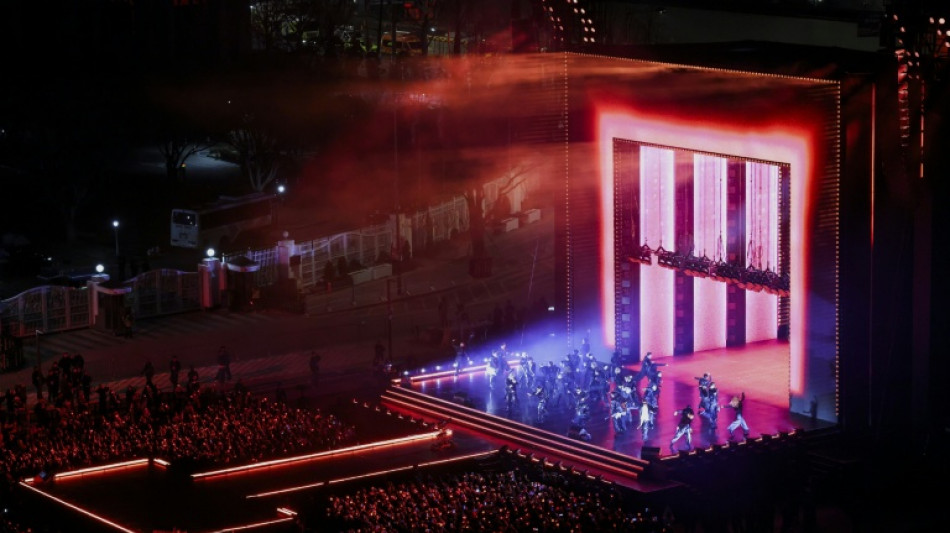 Zehntausende Fans bei Comeback-Konzert der K-Pop-Band BTS in Seoul