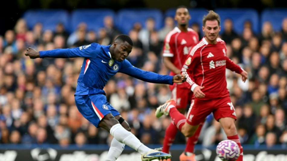 Angleterre: Liverpool craque à Chelsea, Arsenal en profite