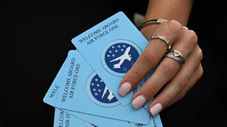 US shutdown poker: Which side has the winning hand?