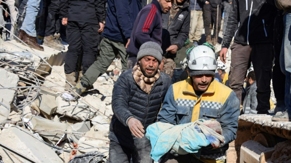 Nach Erdbeben in der T&uuml;rkei und Syrien dr&auml;ngt die Zeit f&uuml;r Rettungseins&auml;tze
