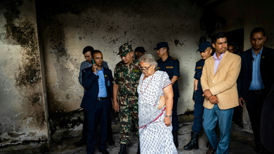 La nueva primera ministra interina de Nepal promete poner fin a la corrupción