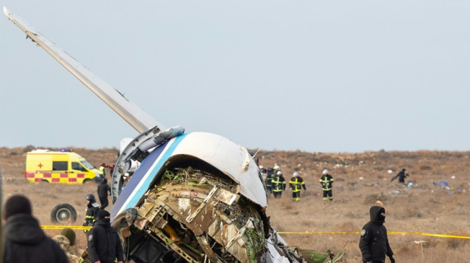 Crash de l'avion azerba&iuml;djanais: Washington &eacute;voque un tir russe, le Kremlin silencieux