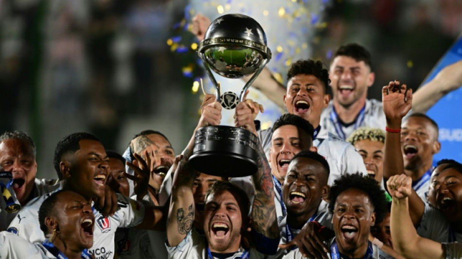Fortaleza perde para LDU nos p&ecirc;naltis e &eacute; vice da Sul-Americana