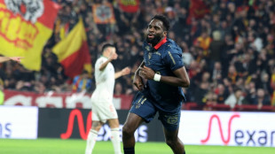 Lens reclaim top spot in Ligue 1 with Nice win