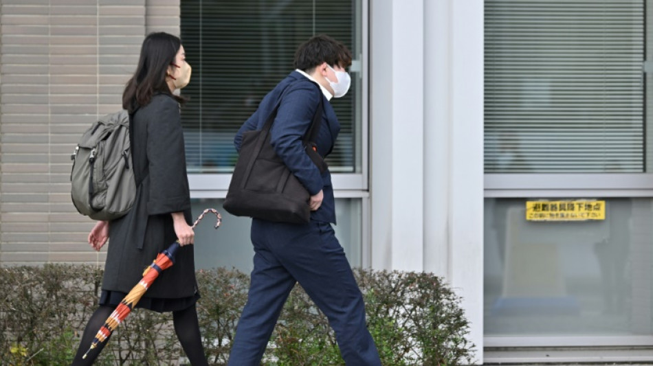 Tr&ecirc;s soldados japoneses declarados culpados em processo de agress&atilde;o sexual