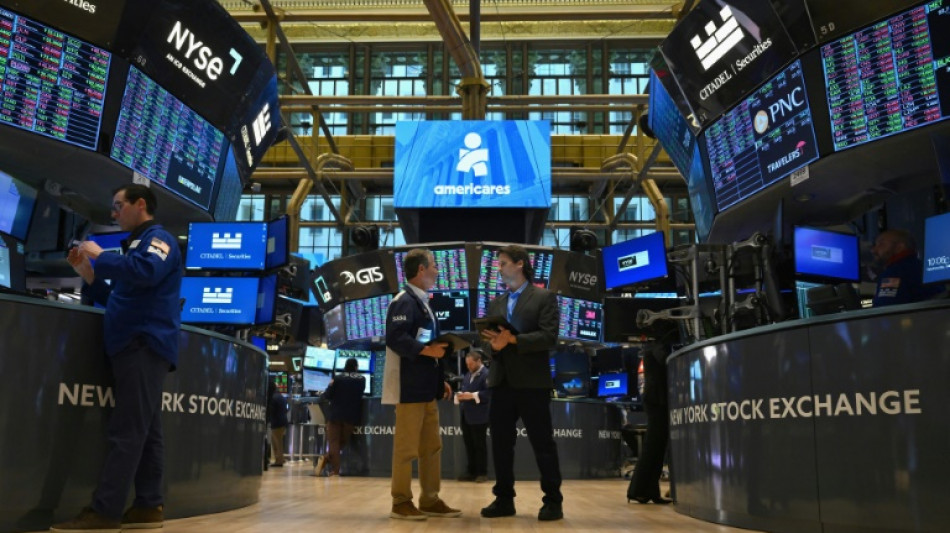 Wall Street termine en hausse, mais le rebond est limit&eacute;