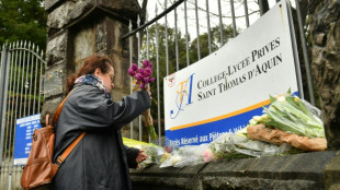 Une minute de silence en hommage &agrave; la professeure tu&eacute;e au Pays basque